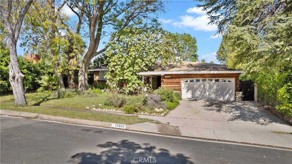 Photo of 17243 Halsey St, Granada Hills, CA 91344 (MLS # SR26046272)