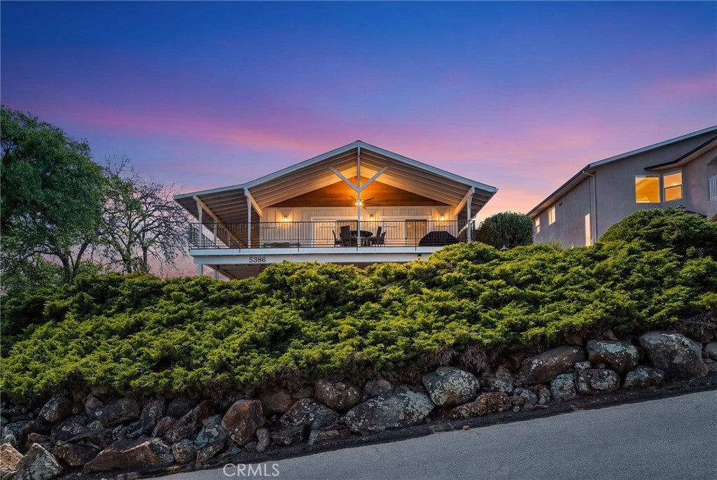 5386 Royal Oaks
