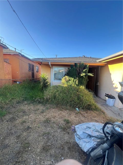 1253 W 101st Los Angeles CA 90044