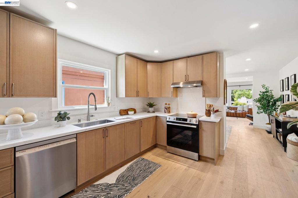 3039 HALCYON COURT