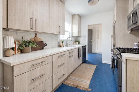 Tiny photo for 104 S Dunning Street, Ventura, CA 93003 (MLS # V1-38804)