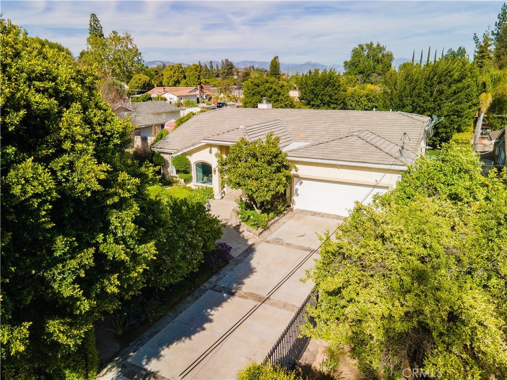 9240 Encino