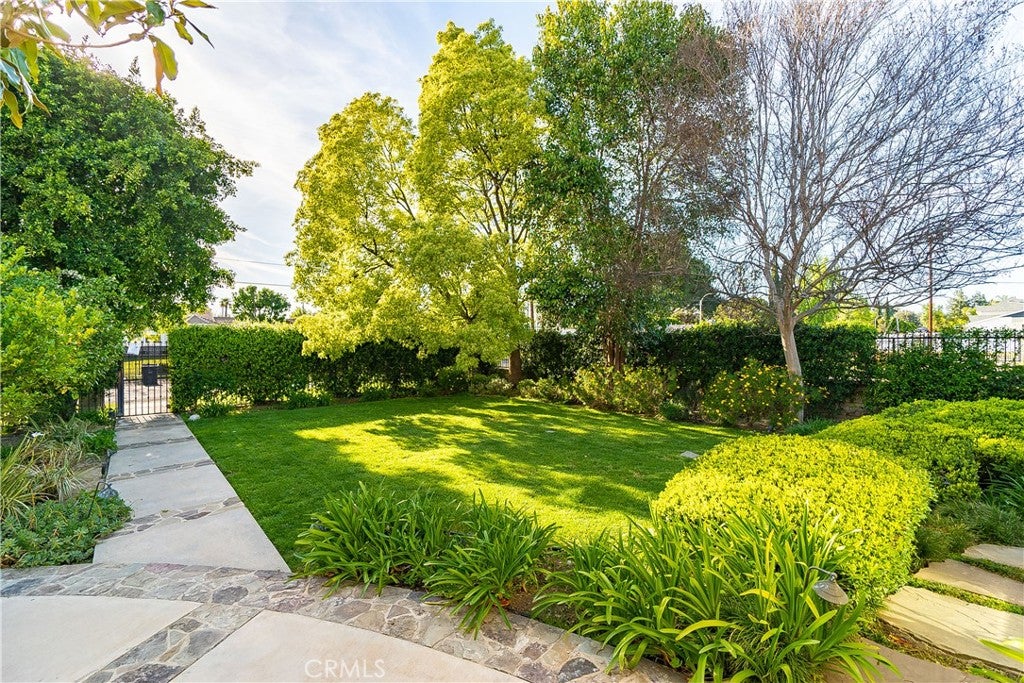 9240 Encino