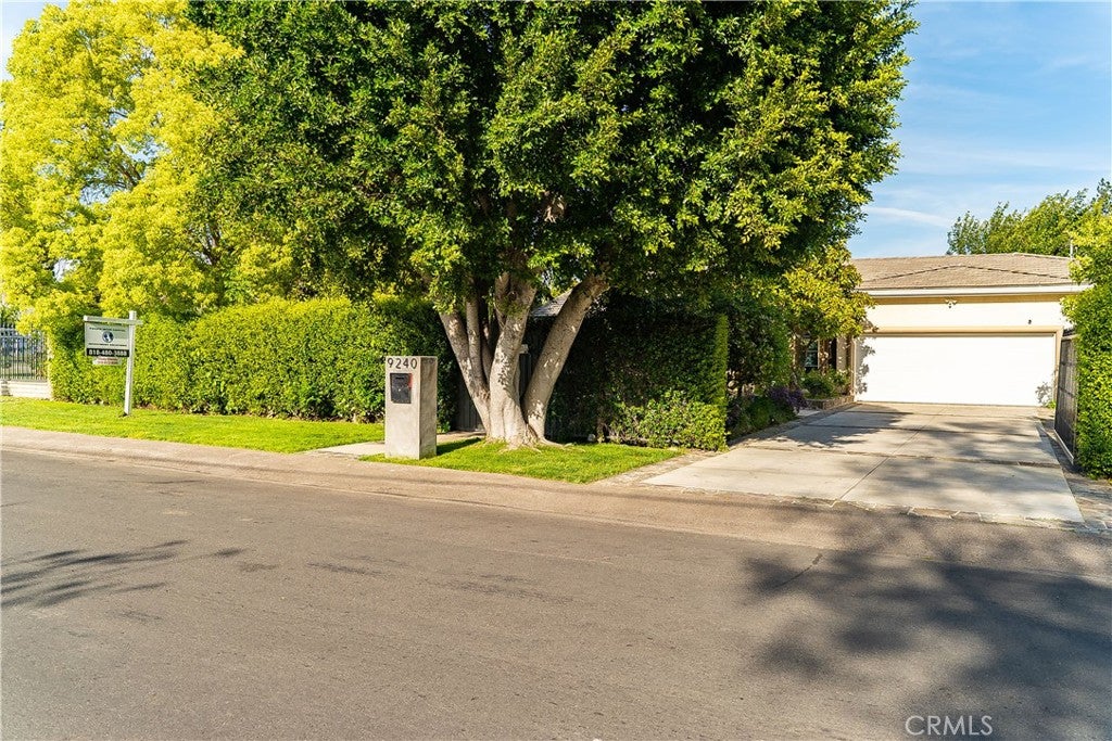 9240 Encino