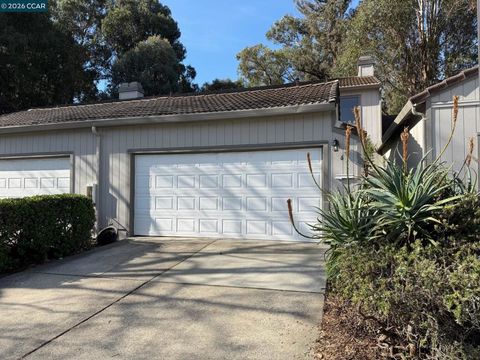Photo of 6 Basin Court Ct, Hercules, CA 94547 (MLS # 41128278)