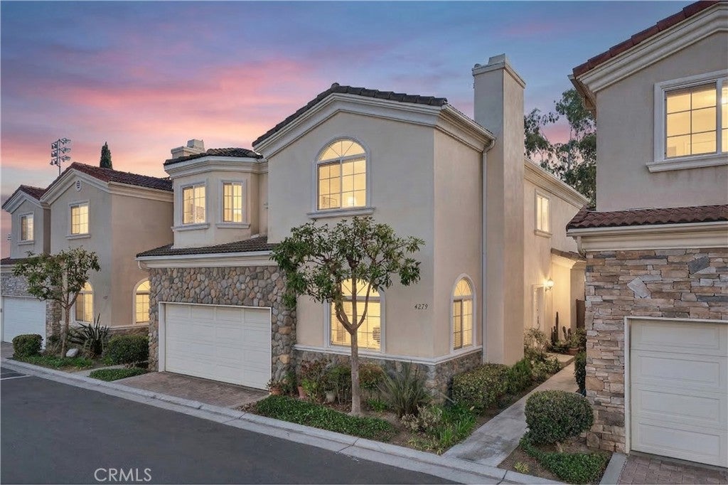 4279 W 190th