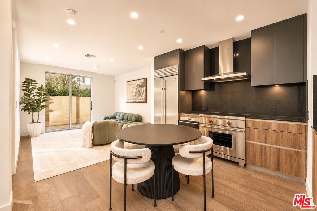 728 N Sweetzer Avenue 112, West Hollywood CA 90069