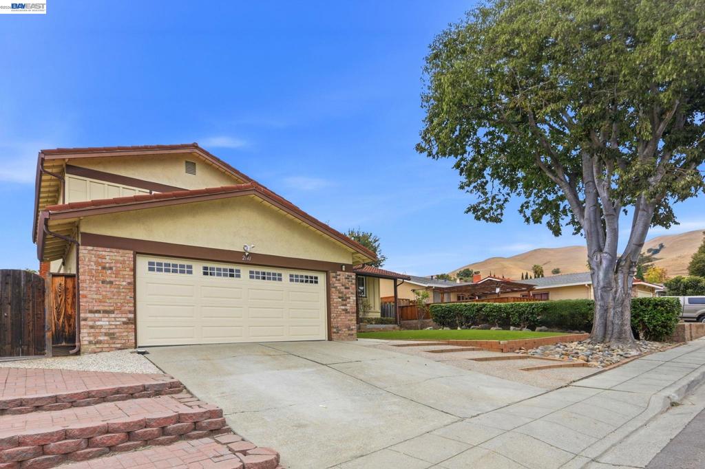 2141 Bliss Ave