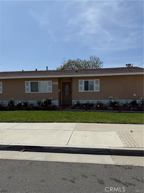 Photo of 16611 Lucia Lane, Huntington Beach, CA 92647 (MLS # OC25280101)