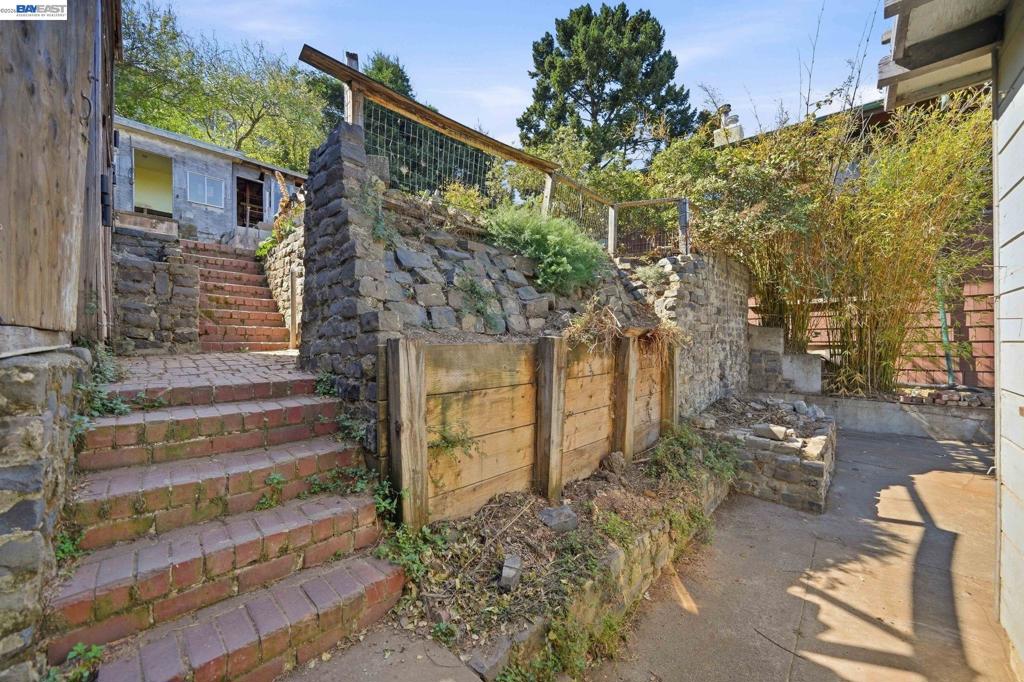 624 Sierra Point Rd