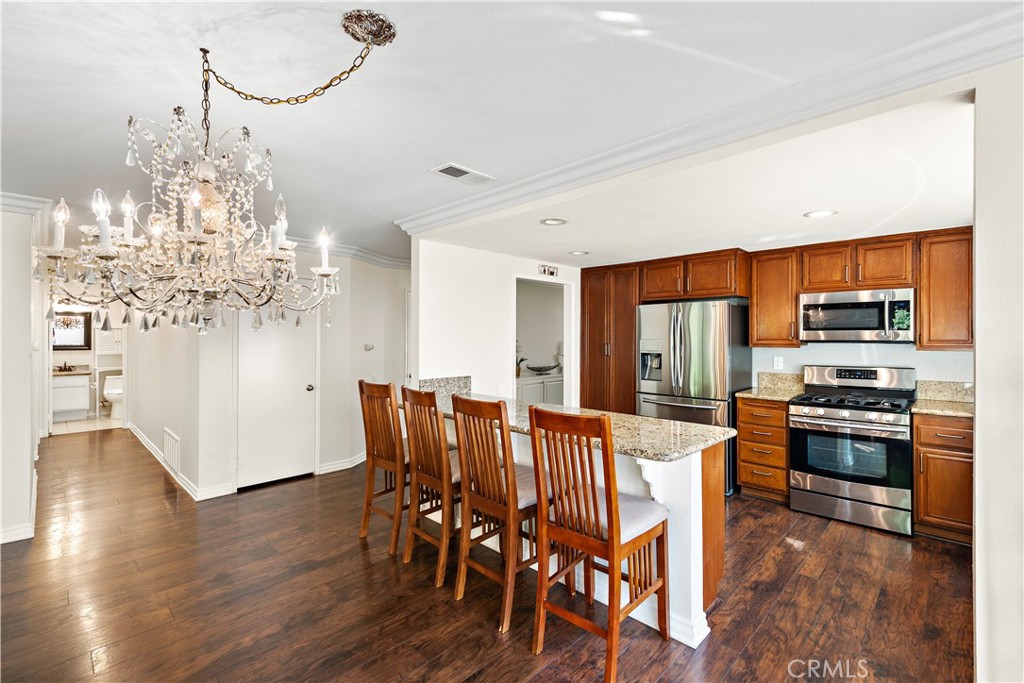 23911 Calle Alonso