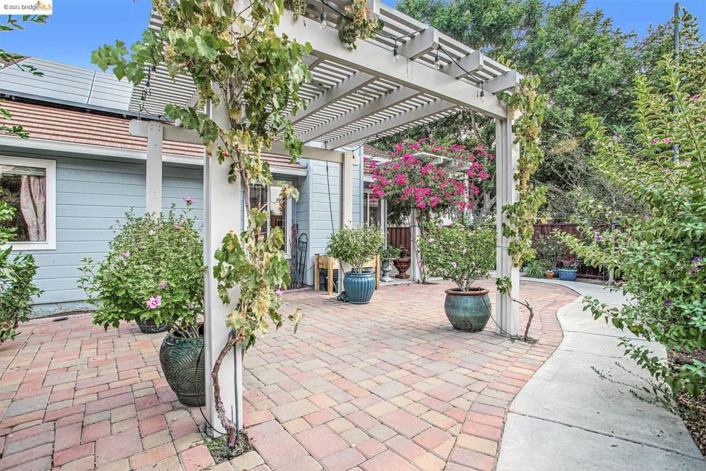 BRENTWOOD - Residential