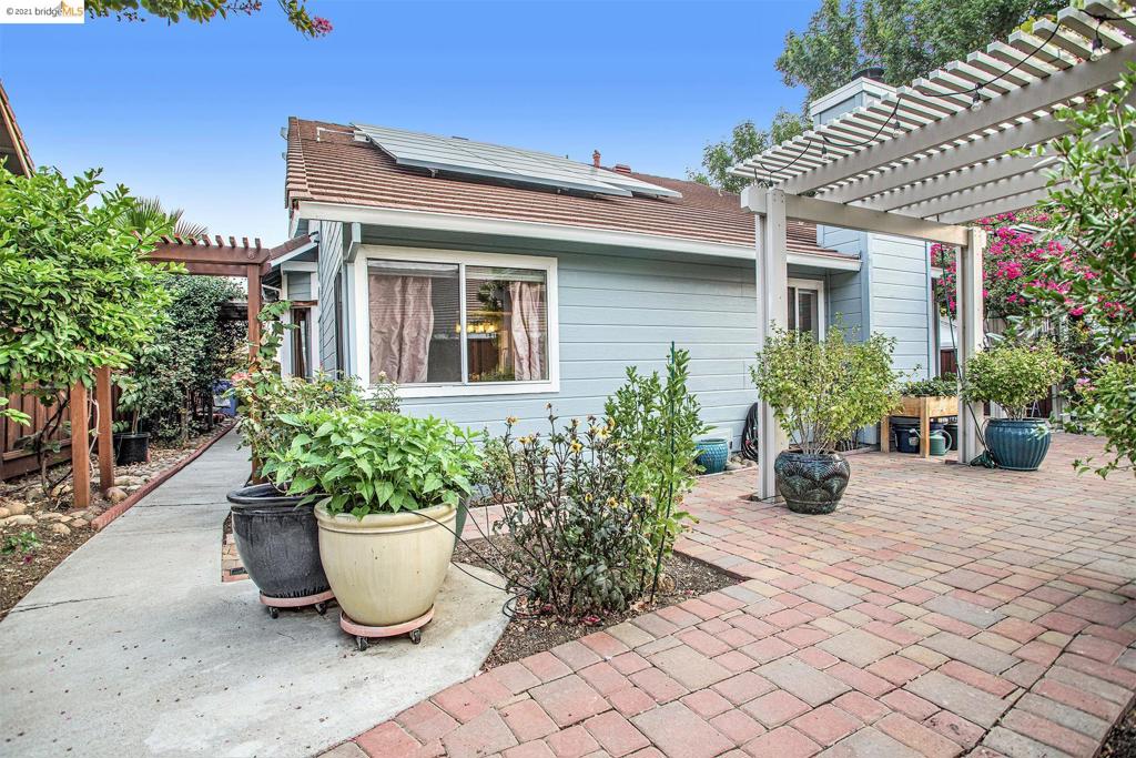 BRENTWOOD - Residential