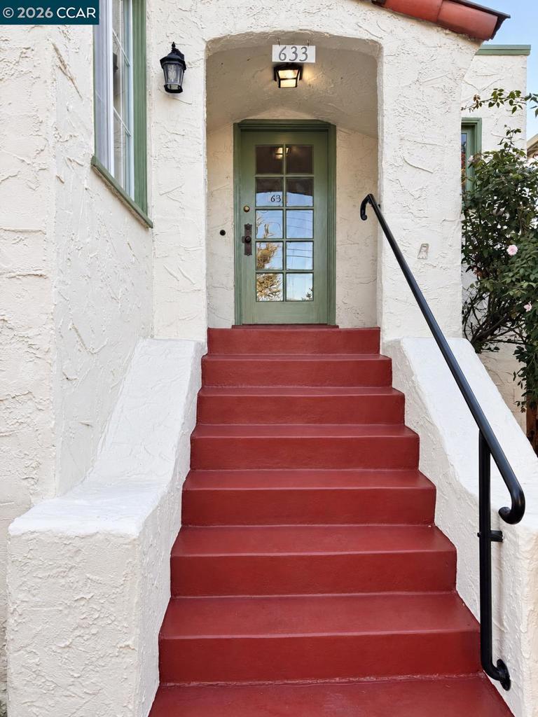 633 Neilson Street