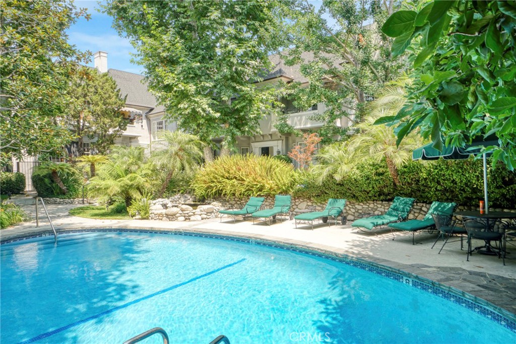 Properties 1 1325 N Hayworth Avenue A