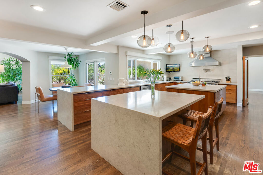 1009 Jeannette Avenue