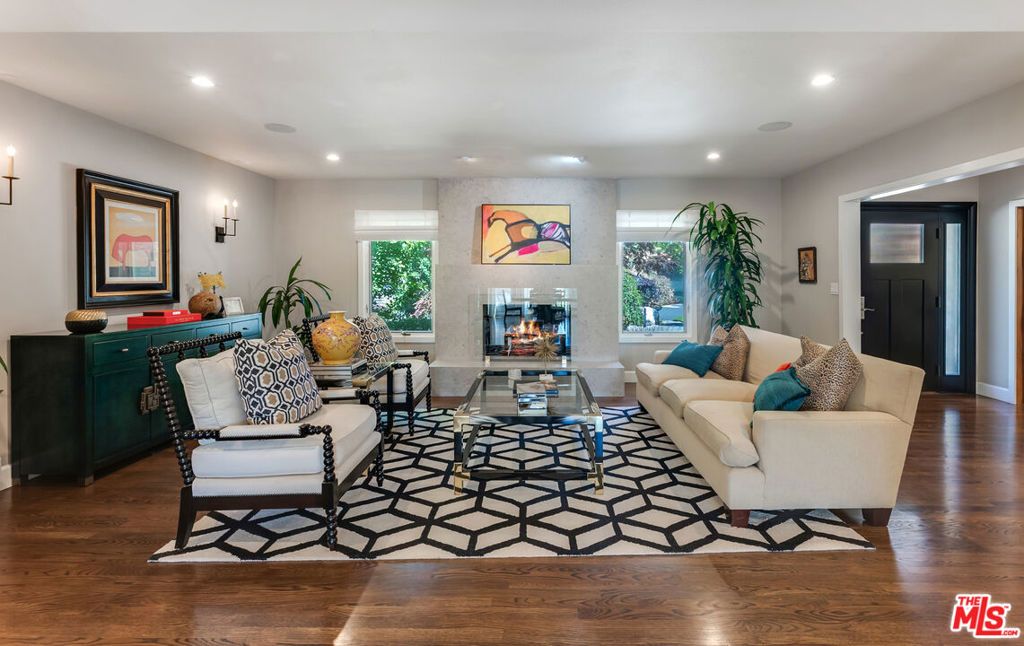 Photo of 1009 Jeannette Avenue, Thousand Oaks, CA 91362 (MLS # 25628471)