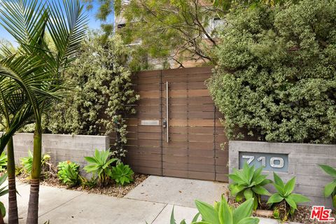 Photo of 710 Milwood Avenue, Venice, CA 90291 (MLS # 26667313)