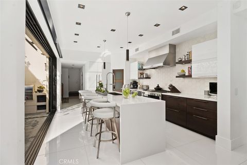 605 Marigold Avenue Corona Del Mar CA 92625