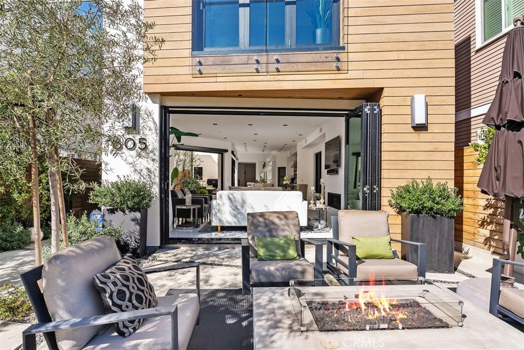 Photo of 605 Marigold Avenue, Corona Del Mar, CA 92625 (MLS # OC26024661)