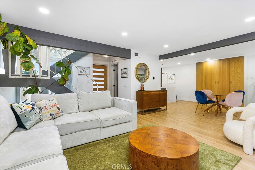 5516 E Vista Del Dia