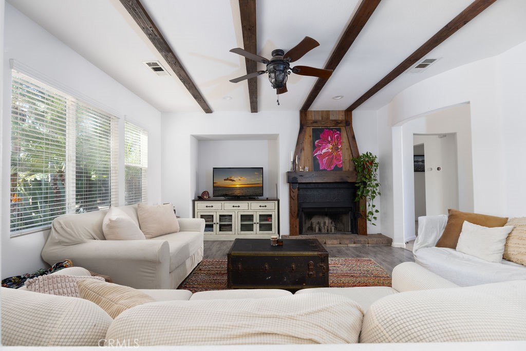 35392 Corte Los Flores