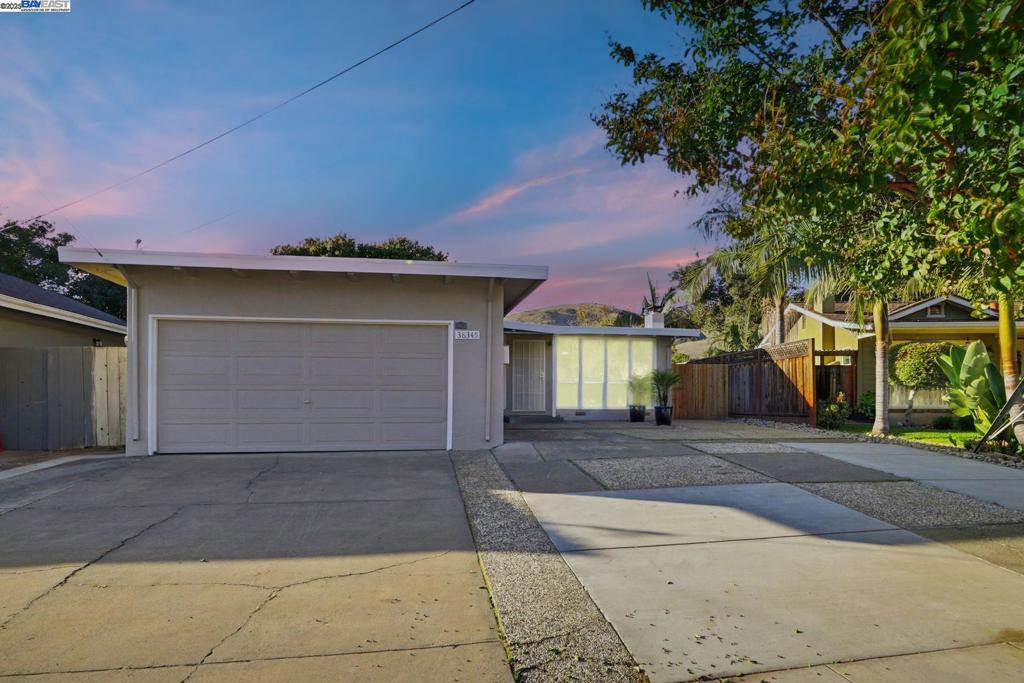 CANYON HEIGHTS - Residential