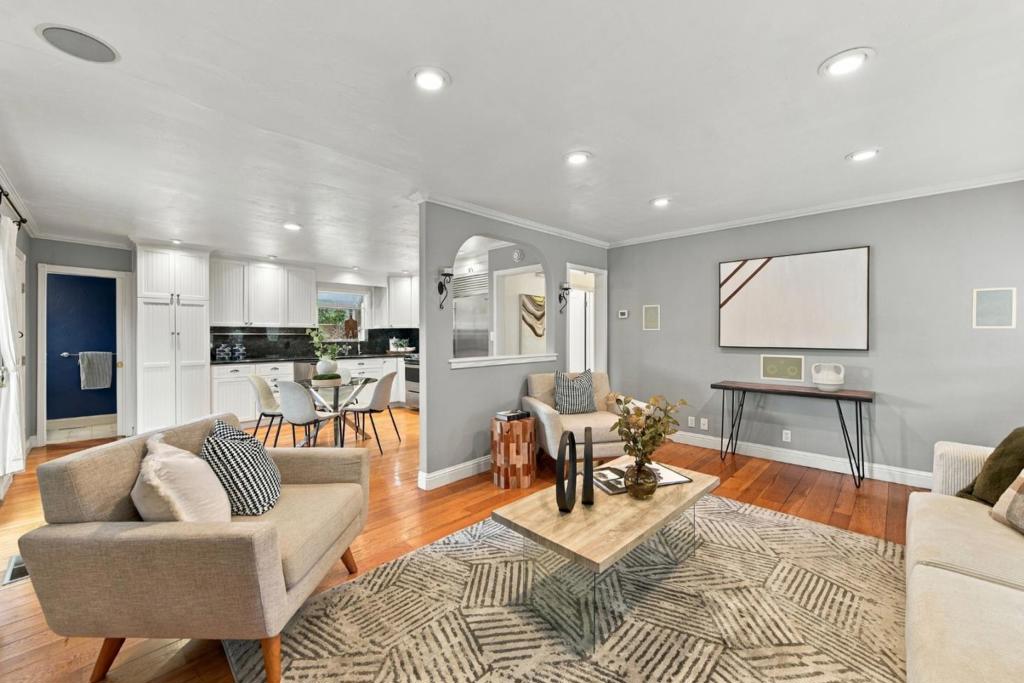 2255 Tulip Road