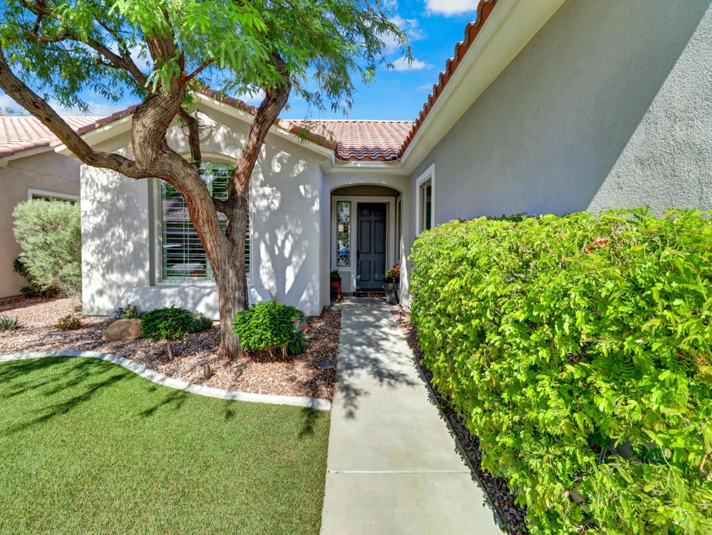 80590 Avenida Santa Carmen