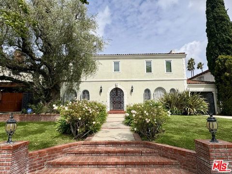 Photo of 414 N Las Palmas Avenue, Los Angeles, CA 90004 (MLS # 26829439)