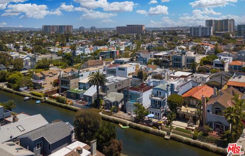 218 Carroll Court Venice CA 90291