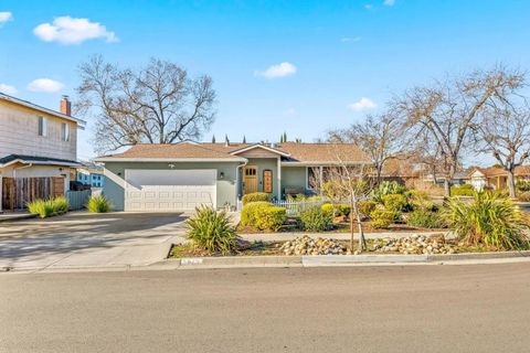 Photo of 5825 Laguna Seca Way, San Jose, CA 95123 (MLS # ML82031651)