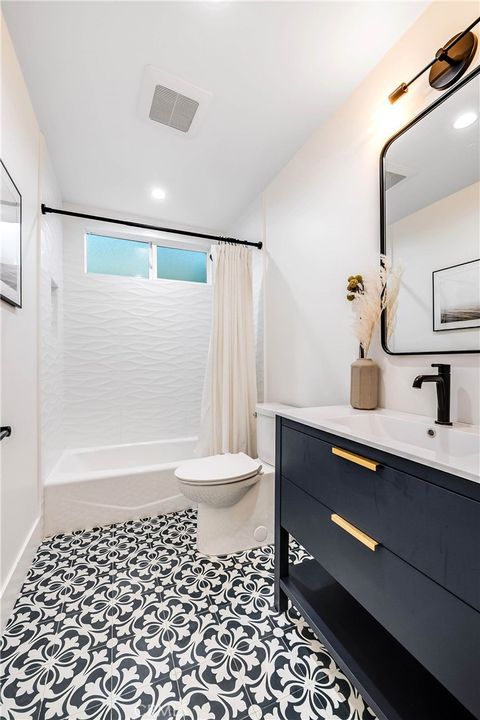 Tiny photo for 7112 Darnoch Way, West Hills, CA 91307 (MLS # SR26067844)