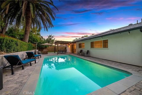 Tiny photo for 7112 Darnoch Way, West Hills, CA 91307 (MLS # SR26067844)