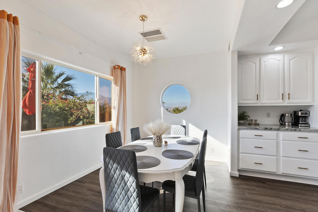 Vista Del Valle - Residential
