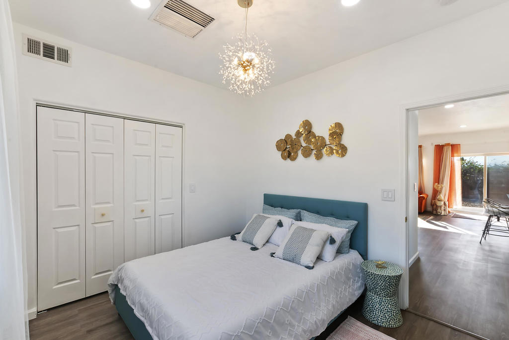Vista Del Valle - Residential
