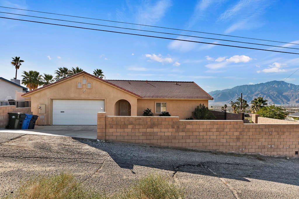 Photo of 66900 Mission Lakes Boulevard, Desert Hot Springs, CA 92240 (MLS # 219137435DA)