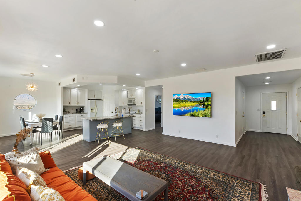 Vista Del Valle - Residential