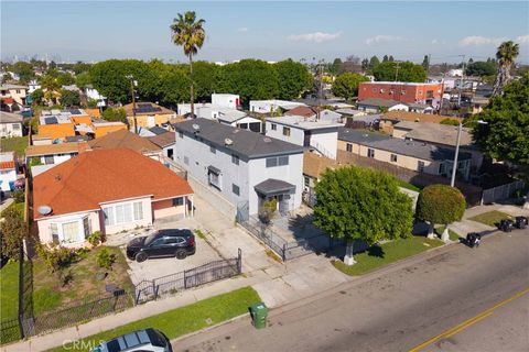 Photo of 913 E 92nd St, Los Angeles, CA 90002 (MLS # DW26009363)