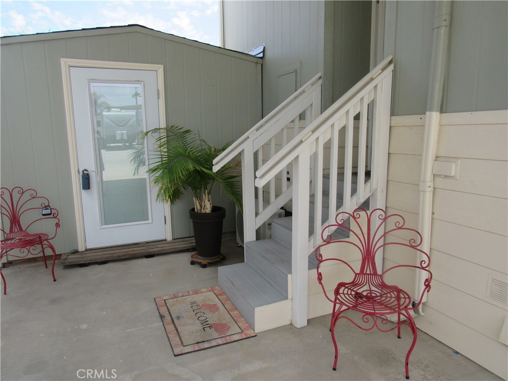 1295 S Cawston 462