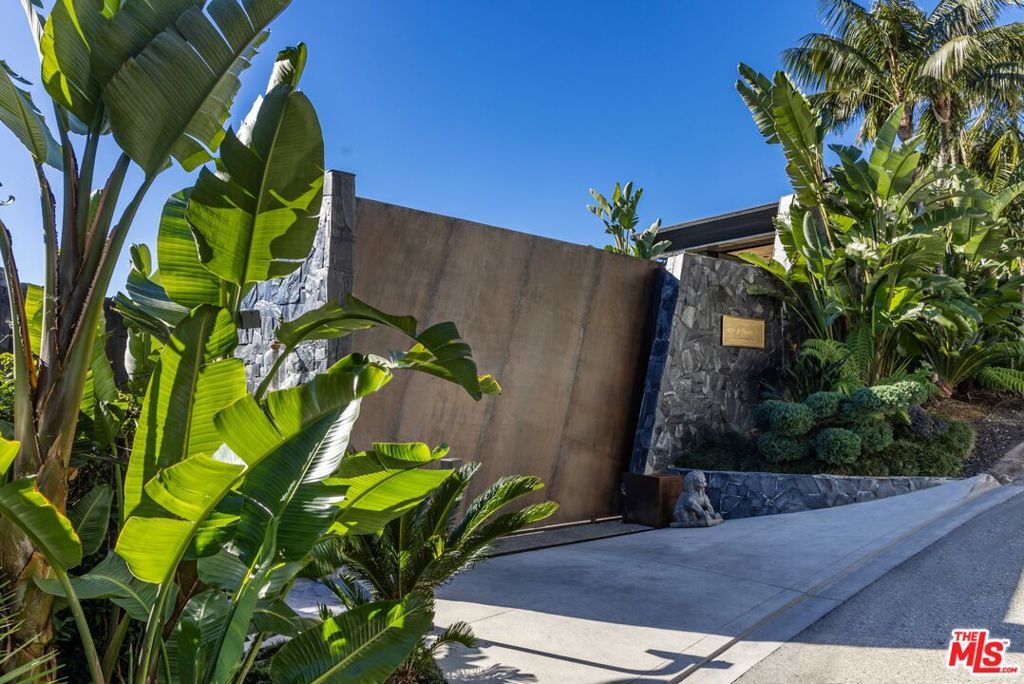 Photo of 1851 N Stanley Avenue, Los Angeles, CA 90046 (MLS # 26645439)