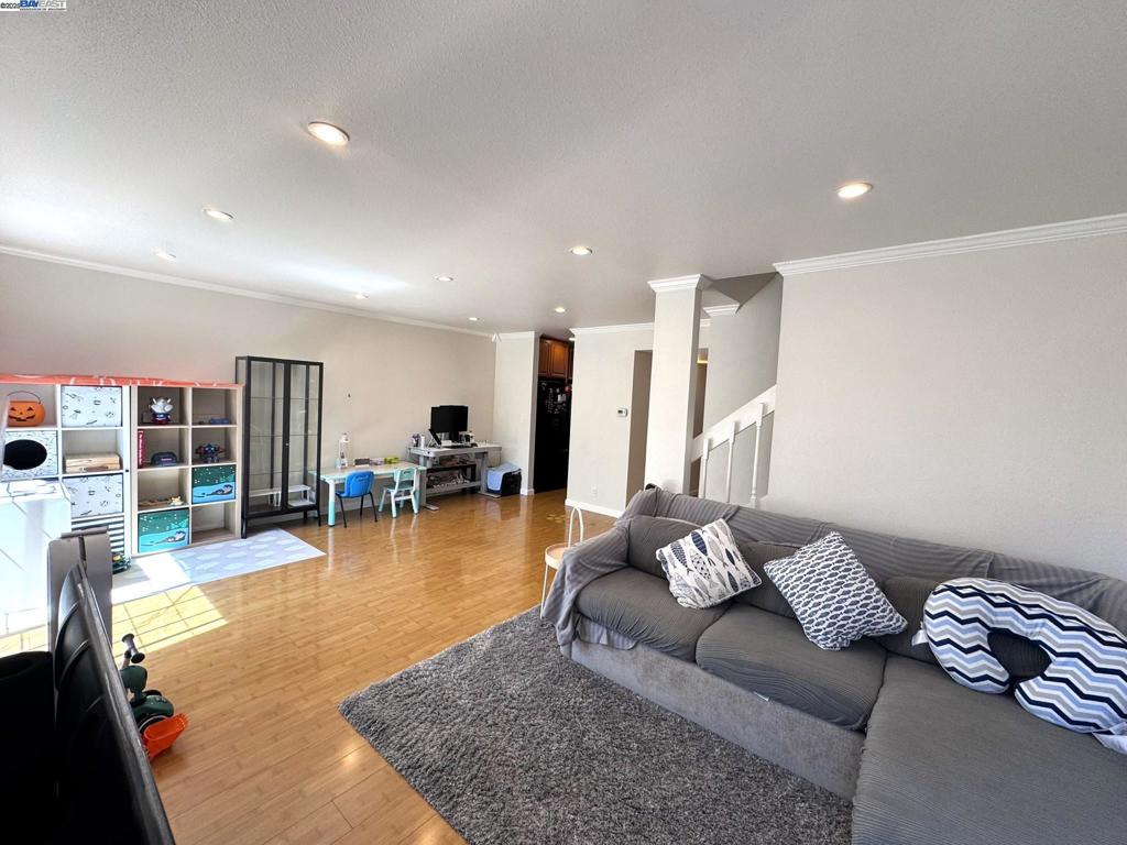 CASTRO VALLEY - Residential