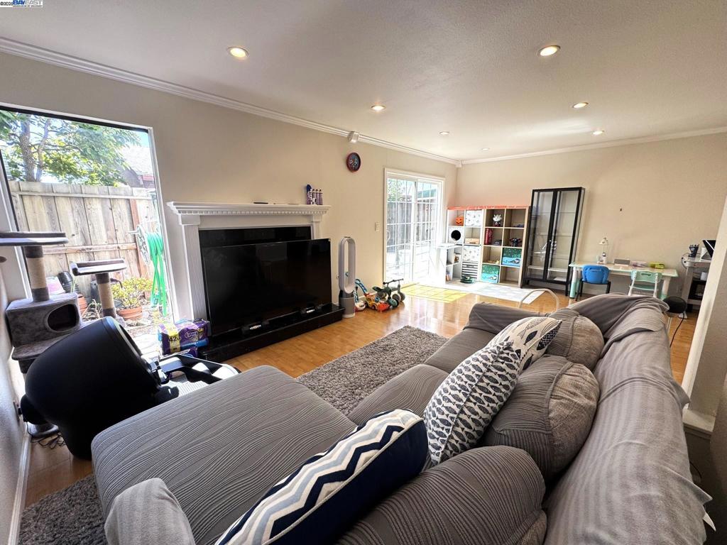 CASTRO VALLEY - Residential