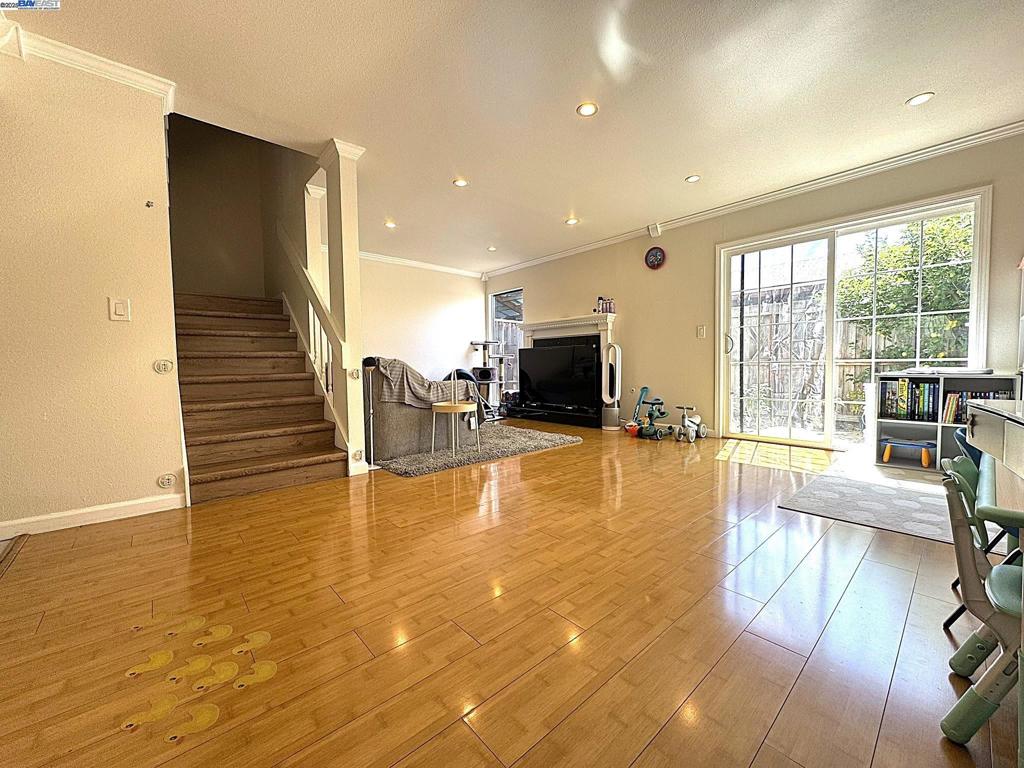 CASTRO VALLEY - Residential