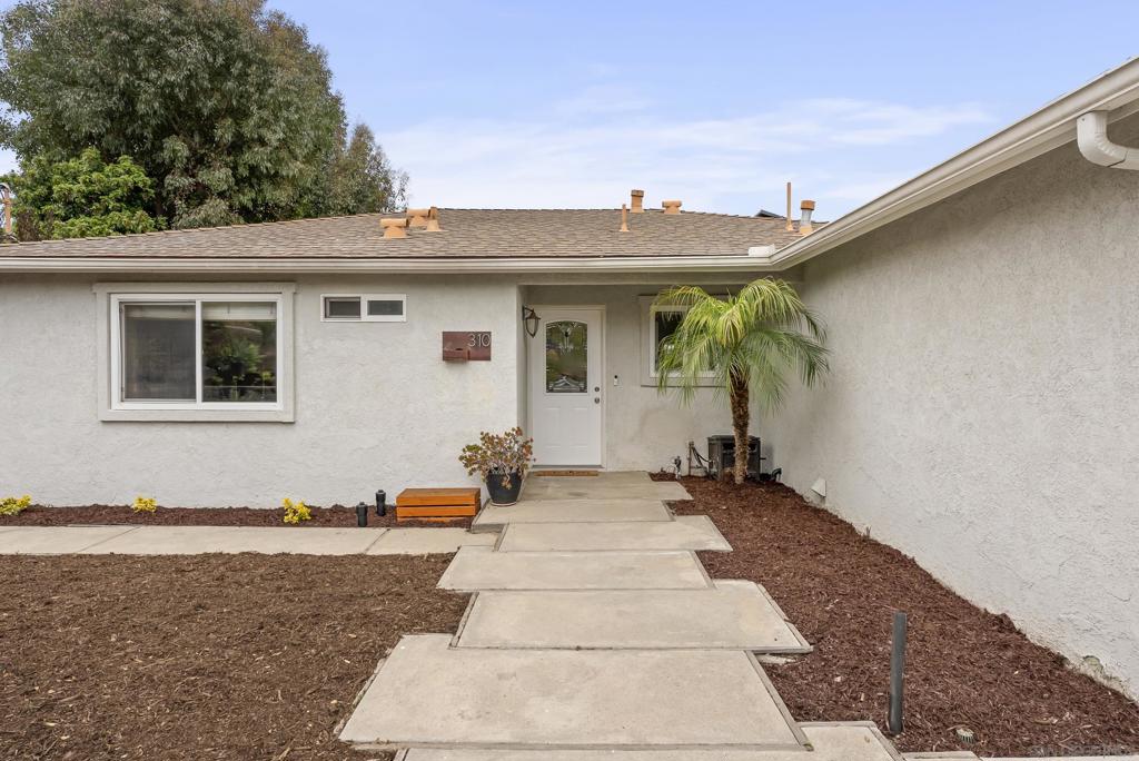 310 Bluff Wy