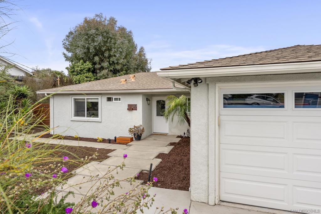 310 Bluff Wy