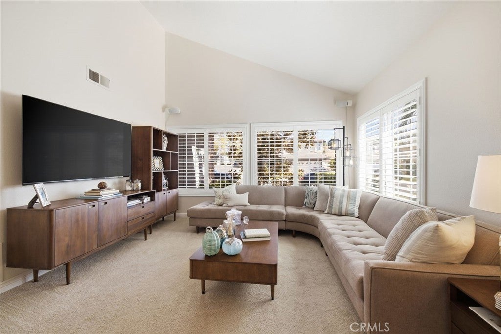 Photo of 5 Wadsworth, Irvine, CA 92620 (MLS # OC26186931)