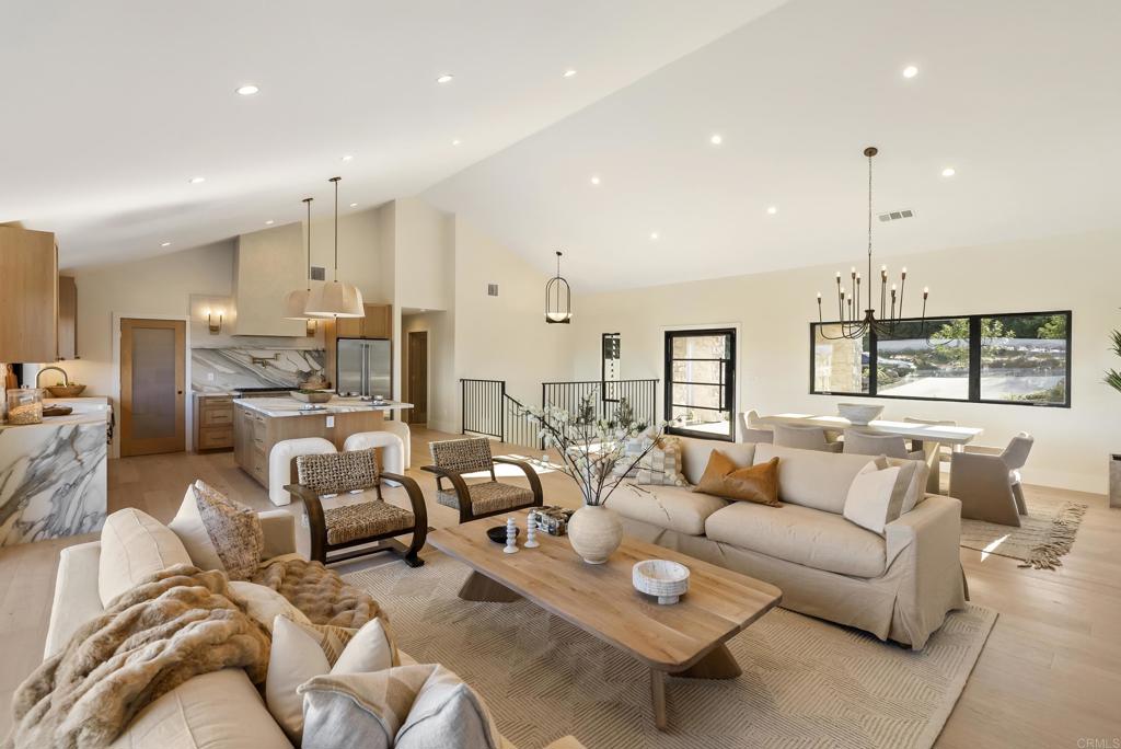 3920 Holly Brae