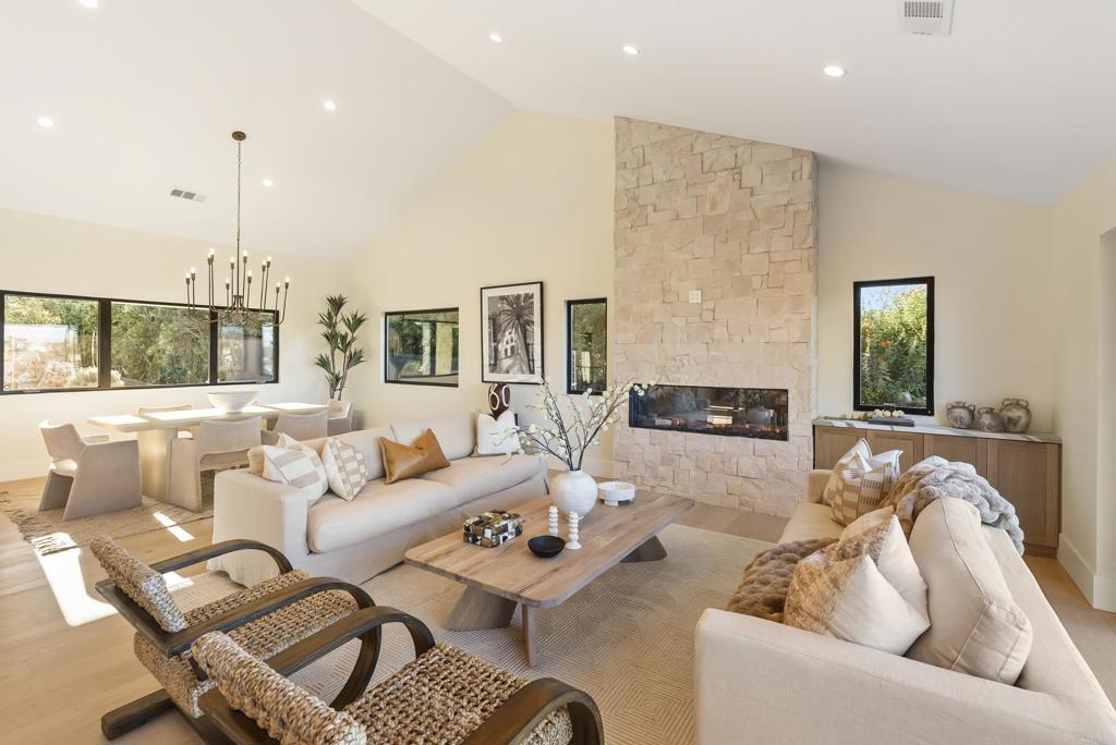 3920 Holly Brae
