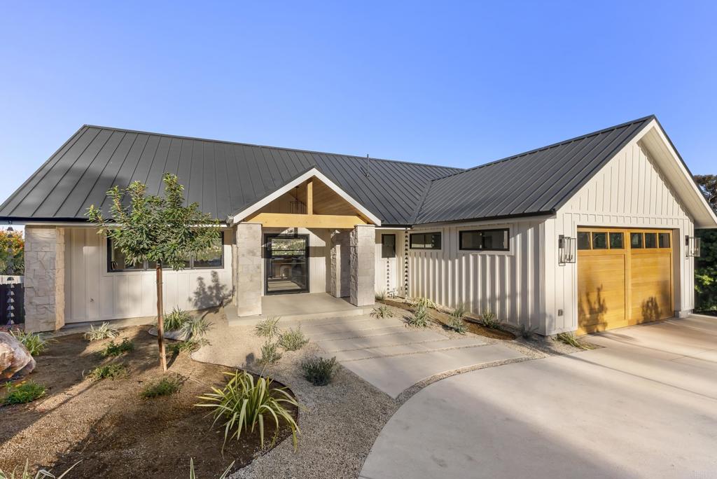 3920 Holly Brae